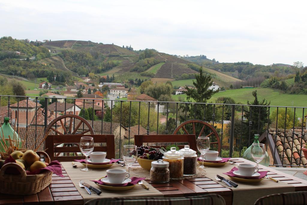 Mombercelli Holiday Home Ca' Del Cinema المظهر الخارجي الصورة