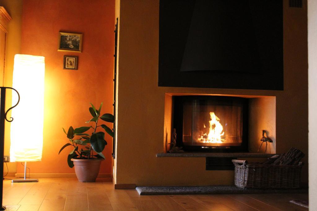 Mombercelli Holiday Home Ca' Del Cinema المظهر الخارجي الصورة