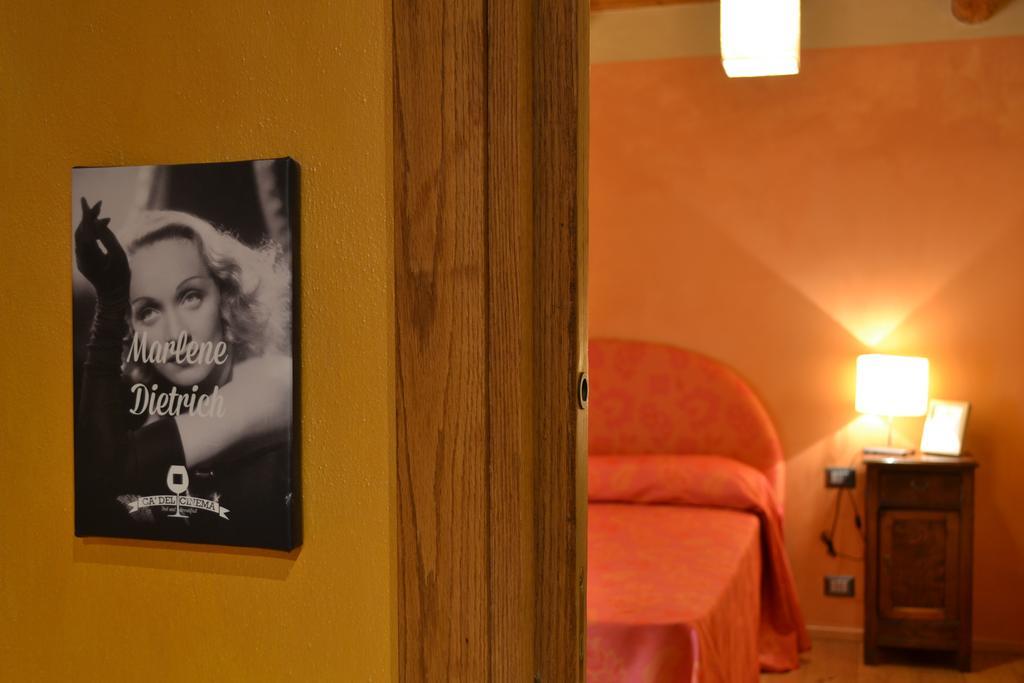 Mombercelli Holiday Home Ca' Del Cinema الغرفة الصورة