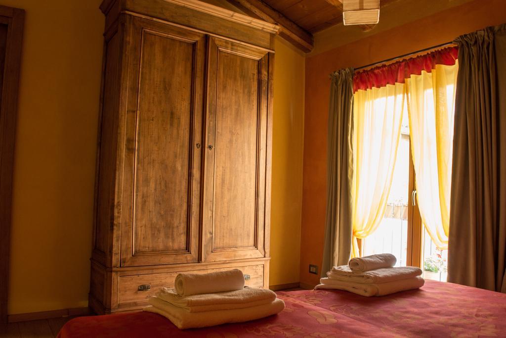Mombercelli Holiday Home Ca' Del Cinema الغرفة الصورة