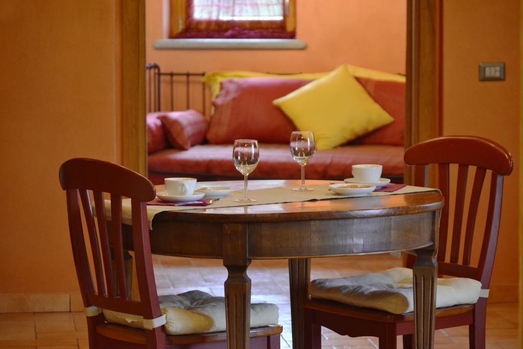 Mombercelli Holiday Home Ca' Del Cinema المظهر الخارجي الصورة
